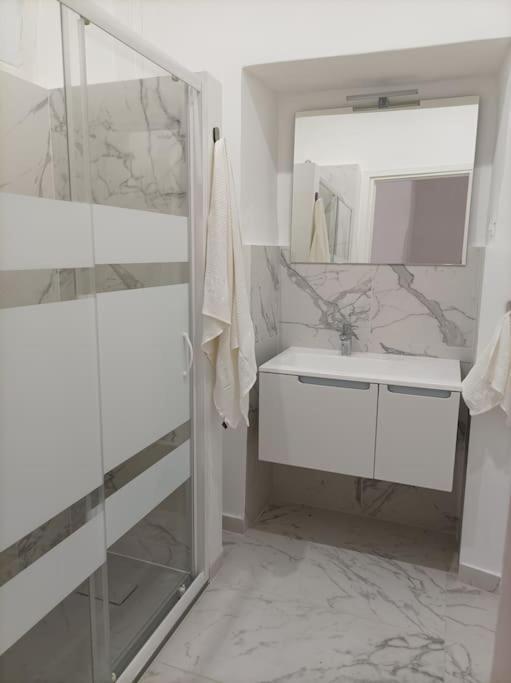 Nuova Casa Aprosio, Centrale E Vicina Al Mare Ventimiglia Esterno foto